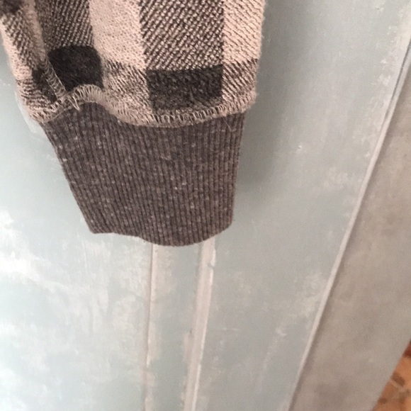 DIESEL Sweater in Size Small . Colour: plaid grey and dark grey . - Picture 6 of 7